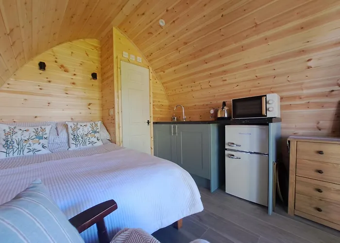 Beautiful And Cosy Pod Saintives
